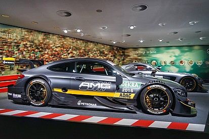 Новый Mercedes для DTM представлен публике