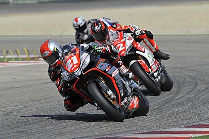 Andreozzi con Savadori e Calia a Jerez sull'Aprilia RSV4