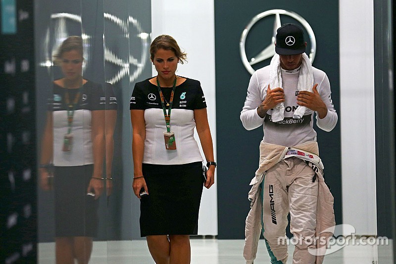 Hamilton está desilusionado por su retiro en Singapur