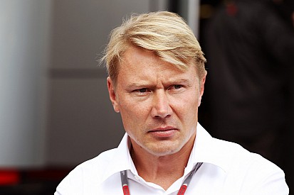 Hakkinen se une a las críticas contra Alonso