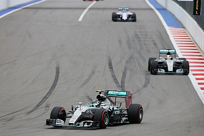 "Realista", Rosberg admite que título ficou distante