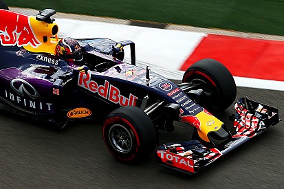 Ecclestone todavía busca un tipo de motor alternativo para Red Bull