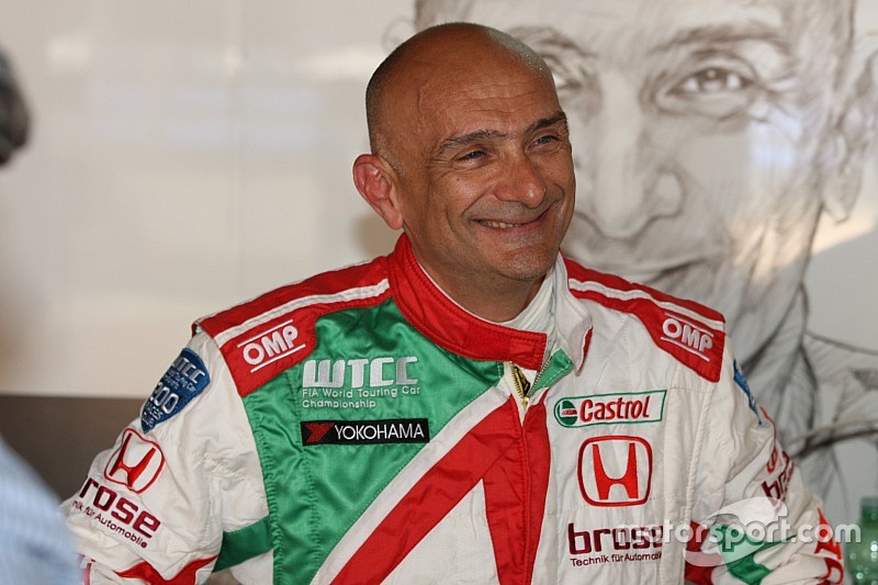 Tarquini le responde a Valente:
