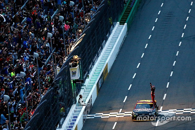 „Drive for Five alive”: Jeff Gordon siegt in Martinsville