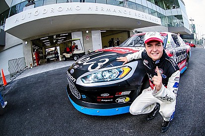 Santiago Tovar se lleva la pole para la primera en México