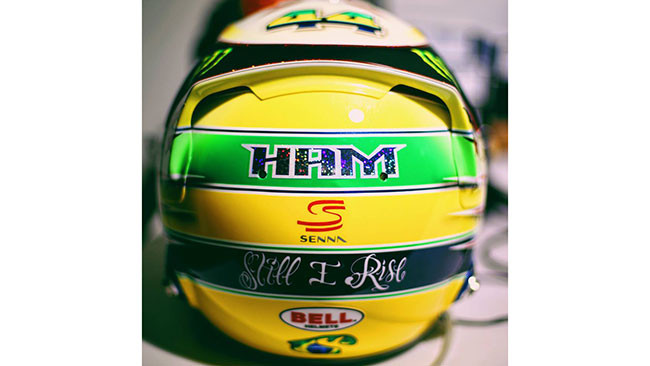 Lewis Hamilton omaggia Senna con un casco nuovo