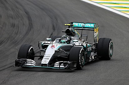 Rosberg: "Pista con poca aderenza e asfalto rotto!"