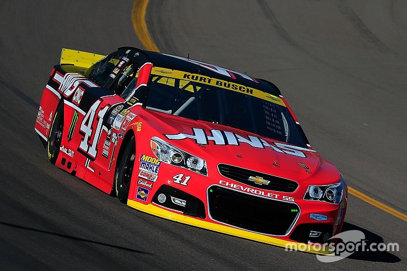 Kurt Busch bestimmt den Phoenix-Samstag