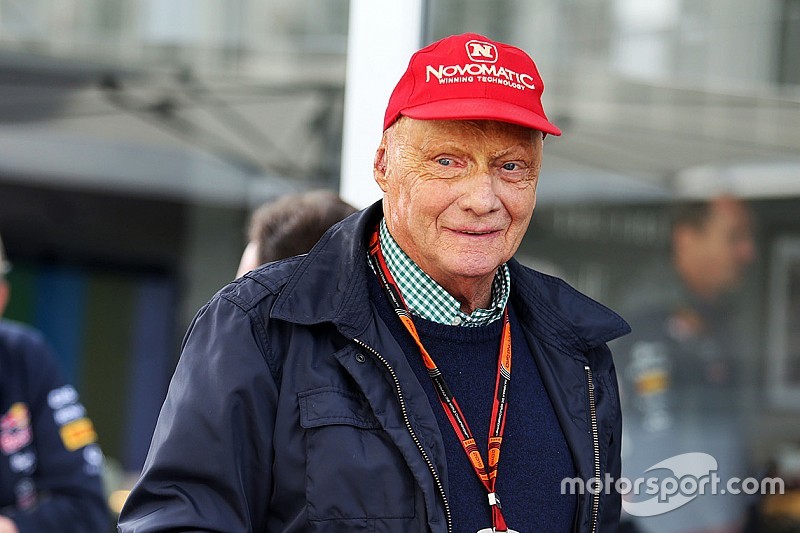 Para Lauda, el motor estándar podría destruir a la Fórmula 1