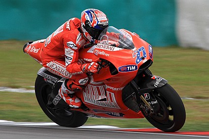 Stoner volta à pista pela Ducati em janeiro