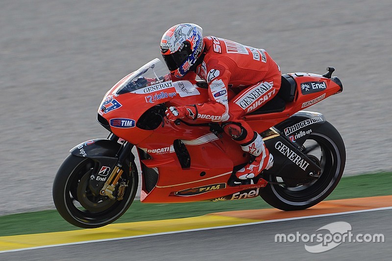 Stoner hará su regreso a Ducati en enero
