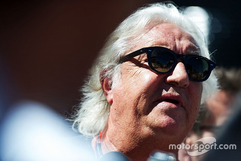 Briatore diz que Renault não pode esperar tanto para vencer