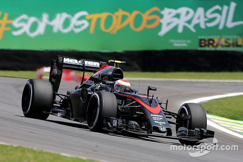 La McLaren rinnova la partnership con Santander UK