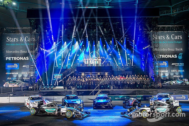 Мнение: почему шоу Stars & Cars превзошло Гонку чемпионов