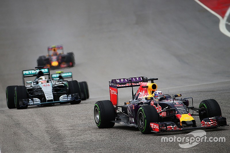 Mercedes vs. Red Bull: Weihnachtsduell in den sozialen Netzwerken