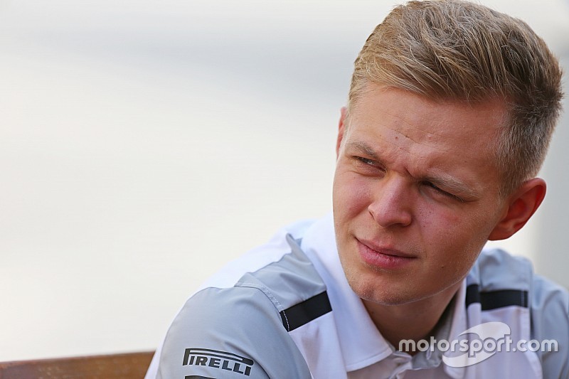 Mercedes considera contratação de Magnussen no DTM para 2016