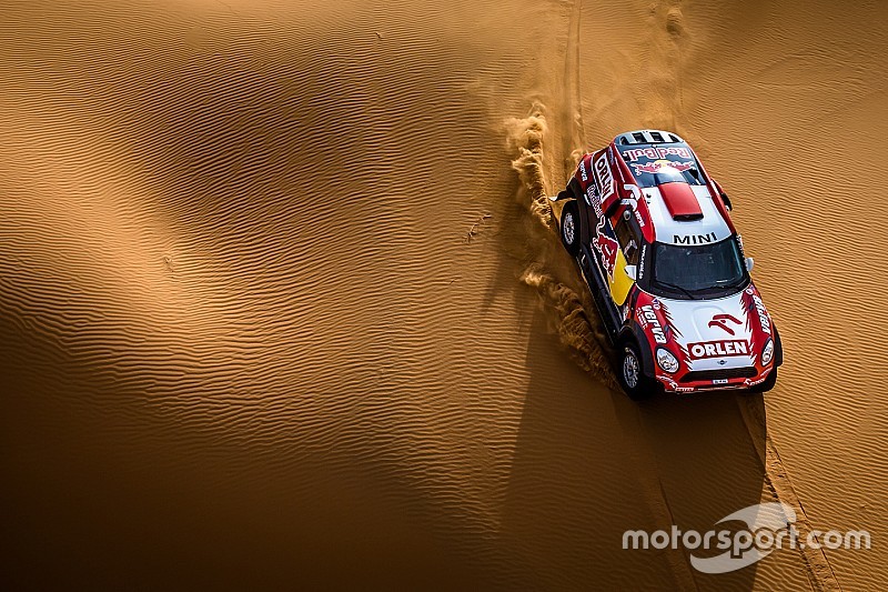 Ambitions élevées et engagement record pour Mini sur le Dakar 2016