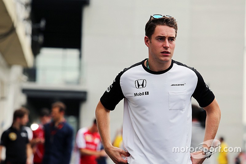 Vandoorne voor McLaren in actie tijdens natweerbandentest