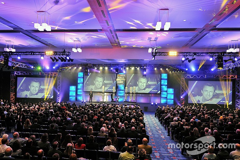 Nevada en Charlotte pospone la ceremonia del NASCAR Hall of Fame