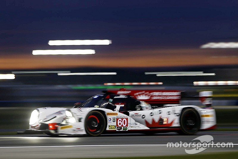 Con seis horas de competencia, Allmendinger lidera la carrera
