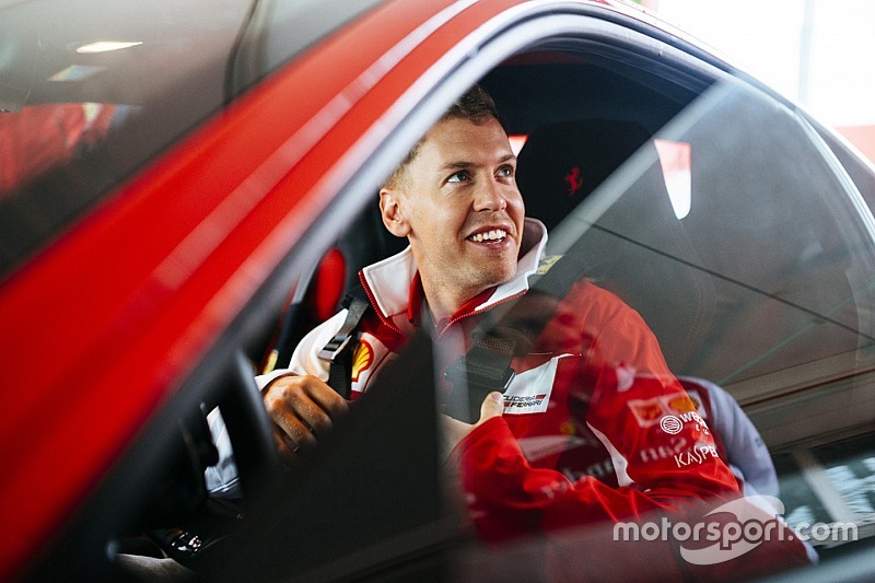 Vettel, Massa en Bottas bij Pirelli-bijeenkomst in Milaan