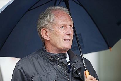 Helmut Marko cree que los pilotos reciben mucha ayuda