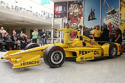 Helio Castroneves a présenté sa livrée pour l'Indy 500
