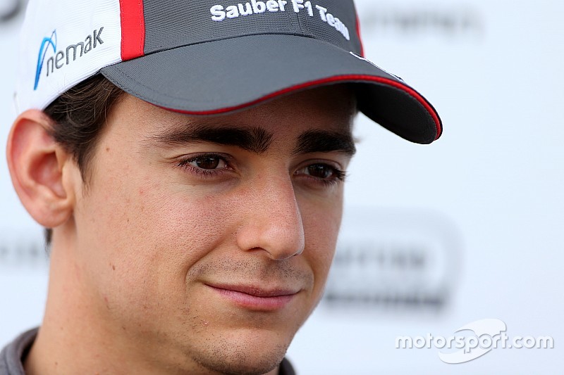 Esteban Gutiérrez presenta su nuevo casco en redes sociales