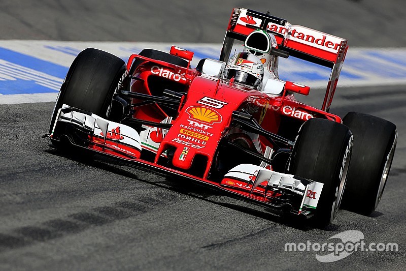 Vettel leidt de dans op eerste testdag in Barcelona