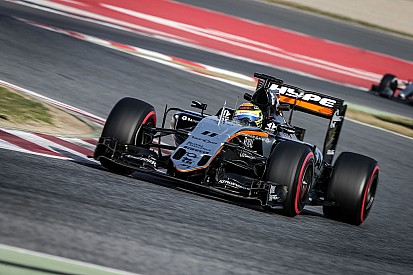 Sergio Perez ontkent dat Force India 'showrijdt'