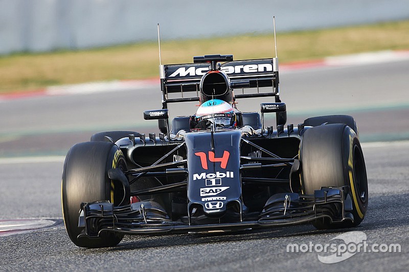 La McLaren resta a Barcellona per due filming day