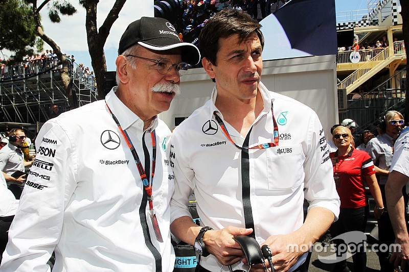 Mercedes contrariata dalle critiche di Ecclestone
