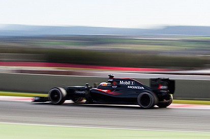 McLaren necesita más rendimiento tras ganar fiabilidad, asevera Alonso