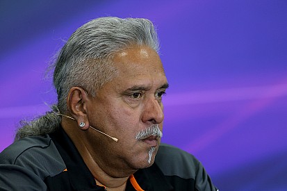 Vijay Mallya huye de la India para evitar el arresto