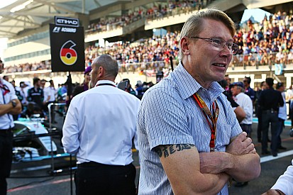 Hakkinen: McLaren ainda sofre com velocidade de reta