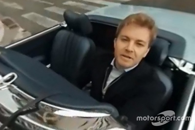 Pegue carona com Rosberg em Mônaco com uma Mercedes Pagoda