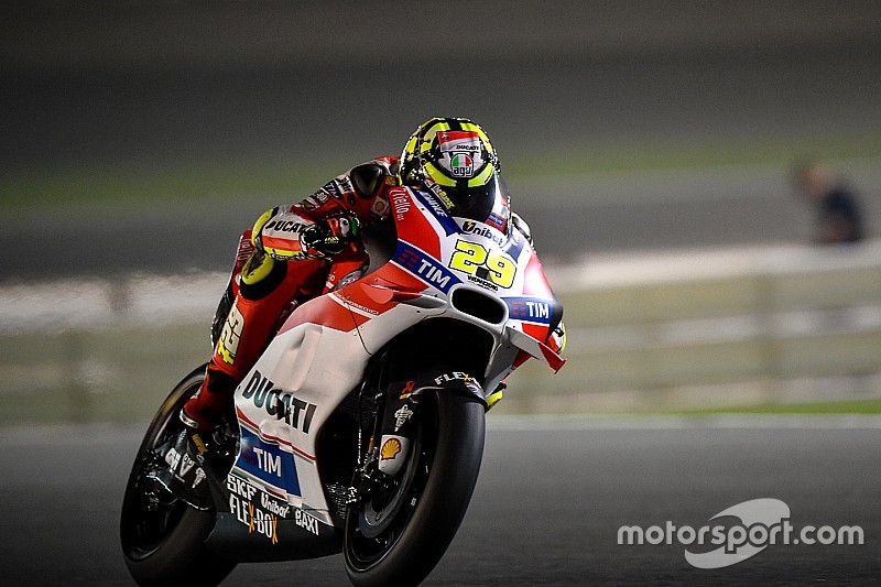 Qatar MotoGP: Iannone is Lorenzo de baas in derde training