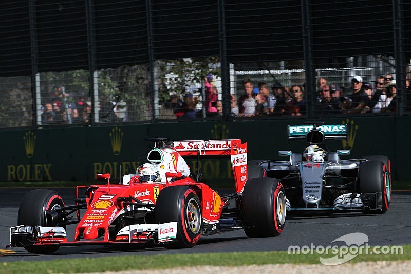 Los Mercedes todavía son los favoritos, dice Vettel