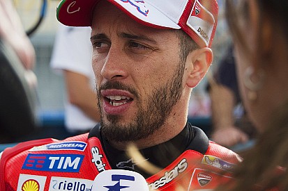 MotoGP Argentinië: Dovizioso verslaat Marquez in eerste training