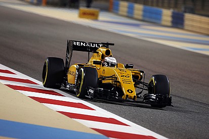 Magnussen moet Grand Prix van Bahrein uit pitstraat starten