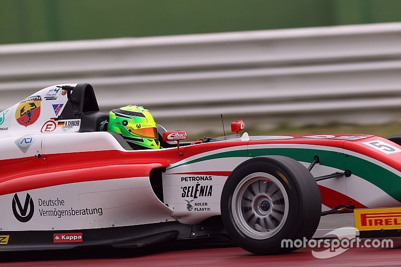 Mick Schumacher wint debuutrace Italiaans Formule 4