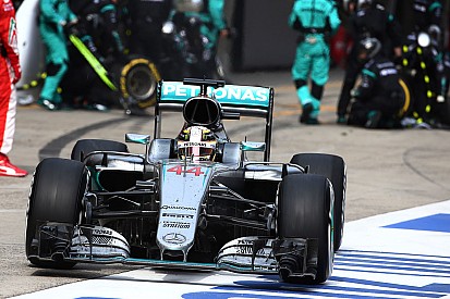 Hamilton: "Mi coche era como una cama vieja hoy"