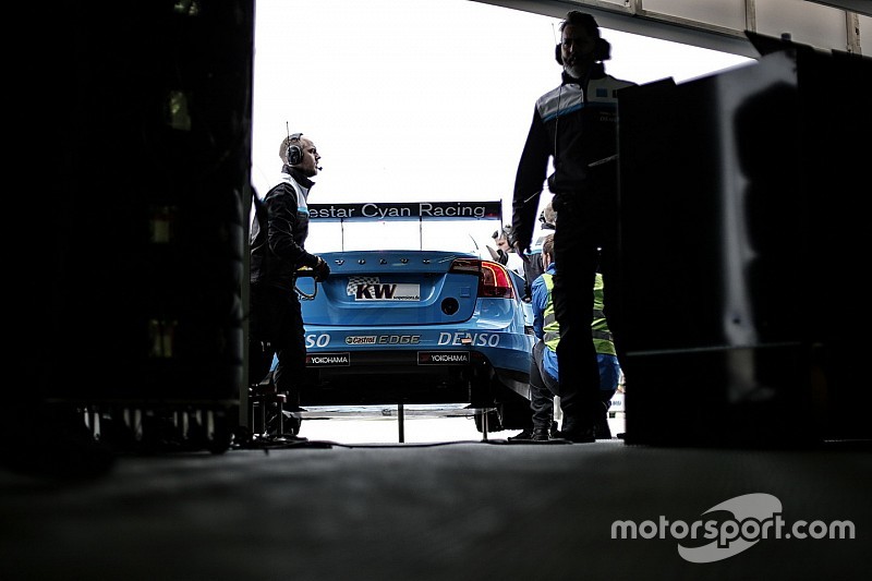 Sostituito il motore a Björk, Volvo #62 in fondo alla griglia nella Opening Race