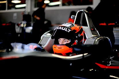 Jack Aitken si riscatta e trionfa in Gara 2 all'Estoril
