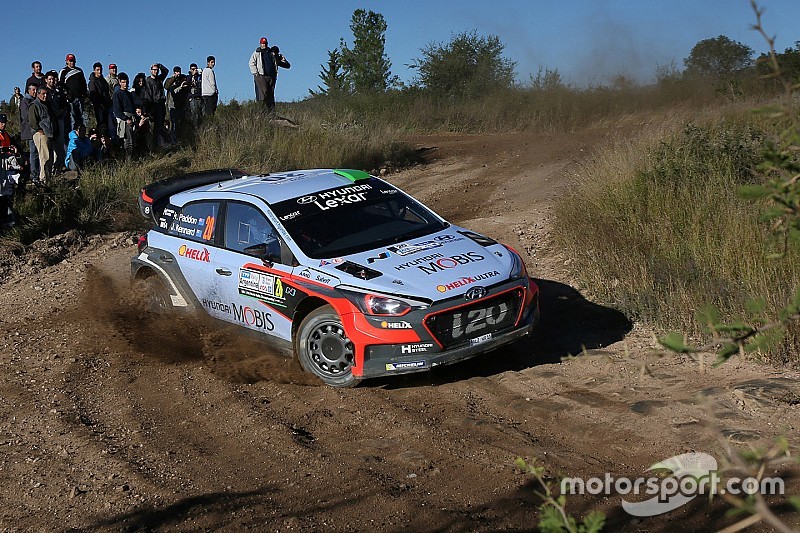 Paddon bezwijkt niet onder druk Ogier en wint in Argentinië