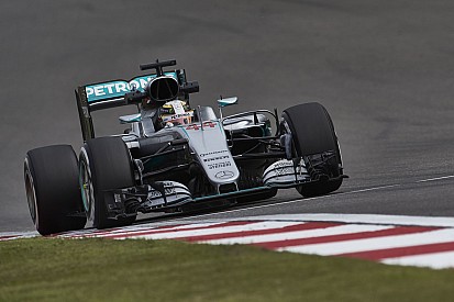 Hamilton kan probleemmotor uit China opnieuw gebruiken