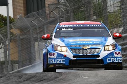 Alain Menu WTCC Valencia ayağı 2. yarışın galibi