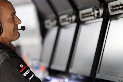 Whitmarsh aynalara dikkat çekti