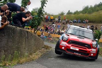 Fransa rallisinin ilk gününde Mini sürprizi