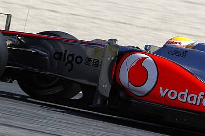 Hamilton Vettel'e kurduğu baskıdan memnun
